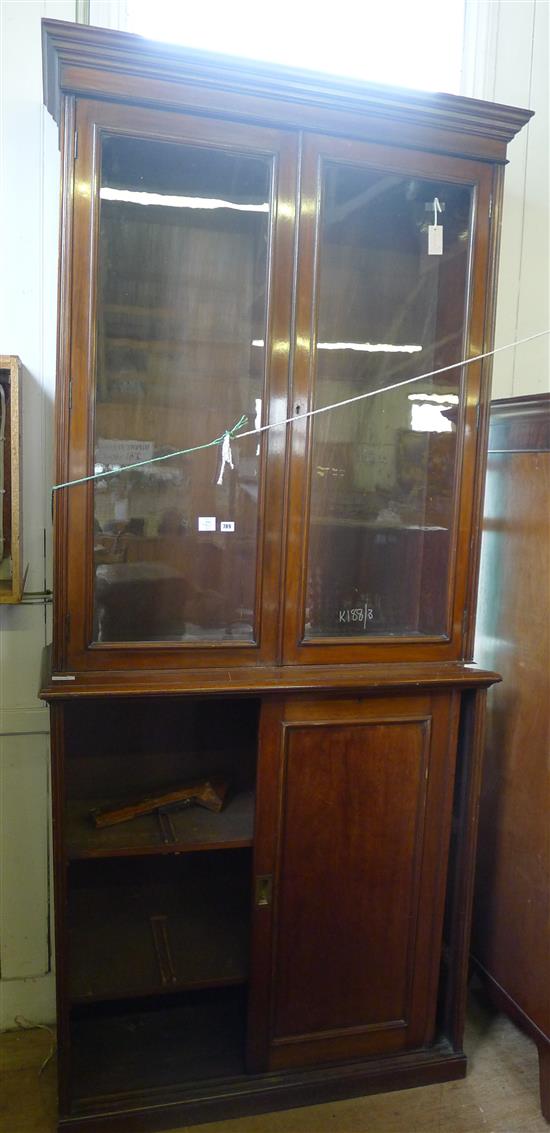 Mahogany glazed bookcase(-)